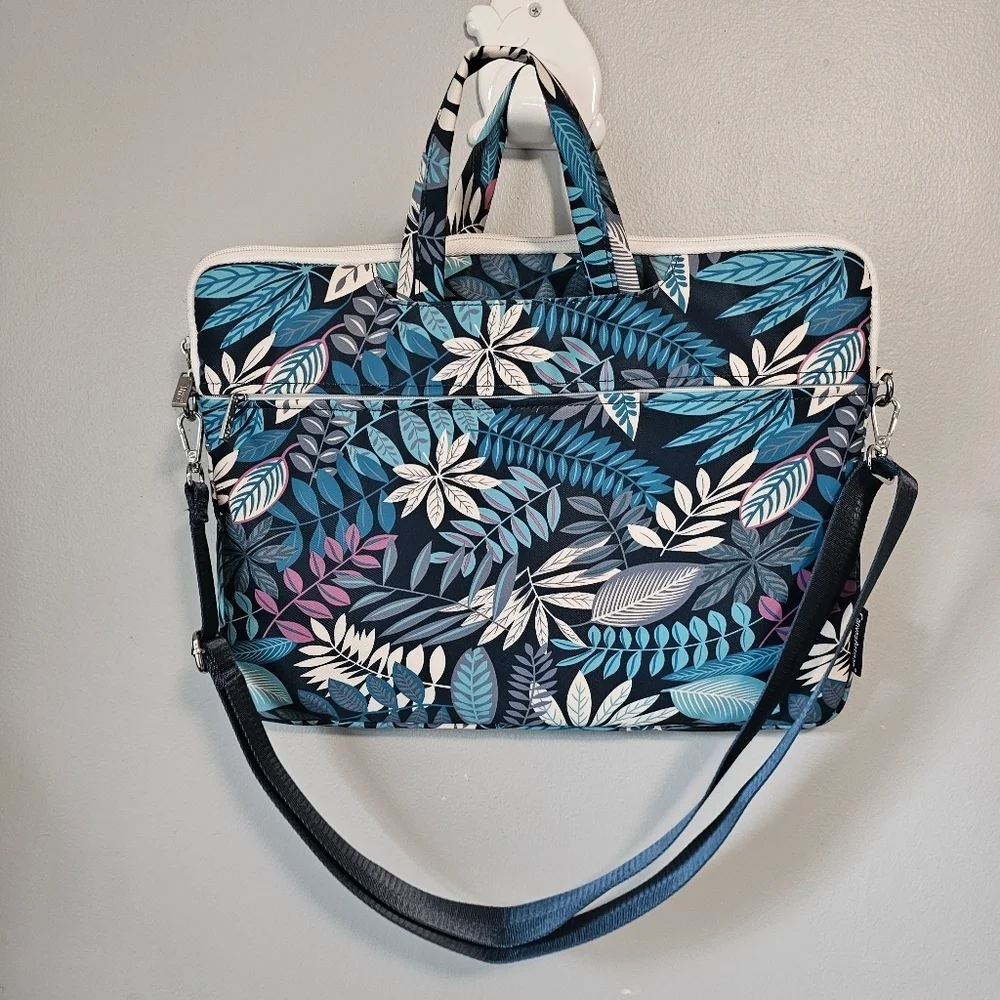 Artisan canvas leaf print laptop bag NWOT
